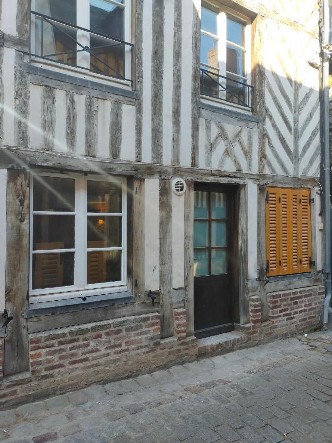 Charme et confort à proximité du vieux bassin Honfleur Extérieur photo